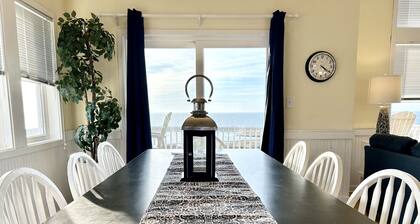 Discounted AMAZING SOUND FRONT HOUSE--on water, pool, hottub, elevator