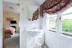Superior-Doppelzimmer | Badezimmer | Dusche, Designer-Toilettenartikel, Haartrockner, Handtücher