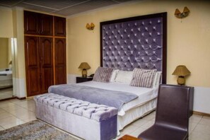 Standard Double Room | Free WiFi, bed sheets - Rugems Executive Lodge (Lusaka)
