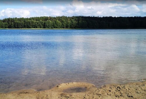 Spacious cottage, idyllic right on the lake, Spore