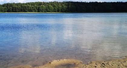 Spacious cottage, idyllic right on the lake, Spore