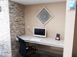 Business centre - Econo Lodge Forest City (Forest City)