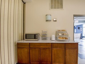 Private kitchen - Econo Lodge Forest City (Forest City)