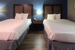 Room - Econo Lodge Forest City (Forest City)