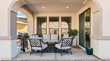 Townhome, 5 Bedrooms | BBQ/picnic area