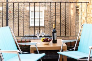 Property grounds - Godfrey Street - Three Bedroom House, Sleeps 5 (London)