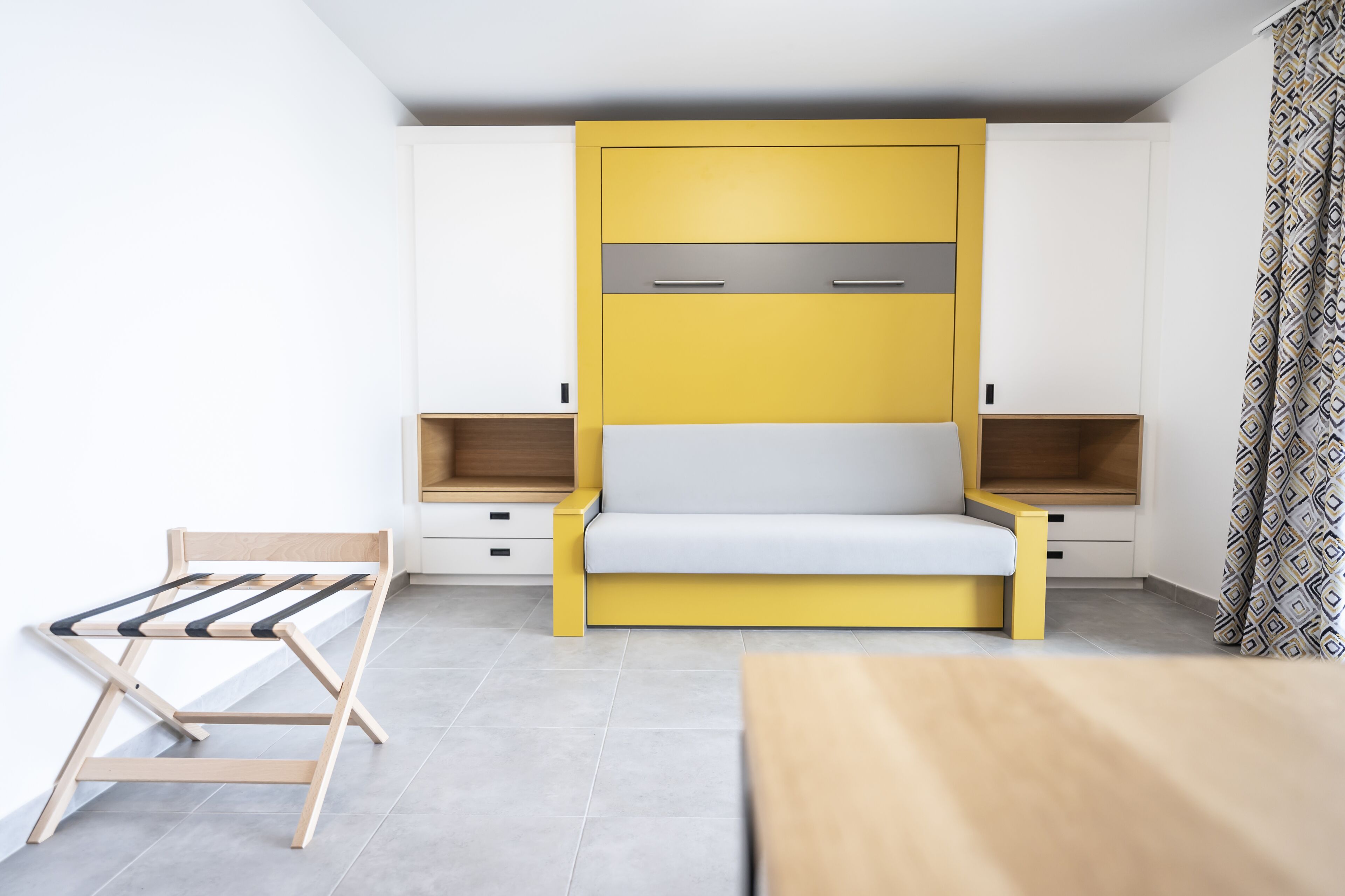 108-cm tv with digital channels