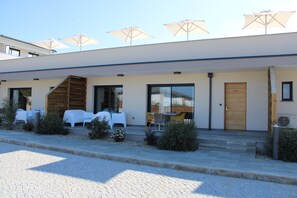 Appartement supérieur, 1 chambre, cuisine, rez-de-chaussée | Terrasse/patio