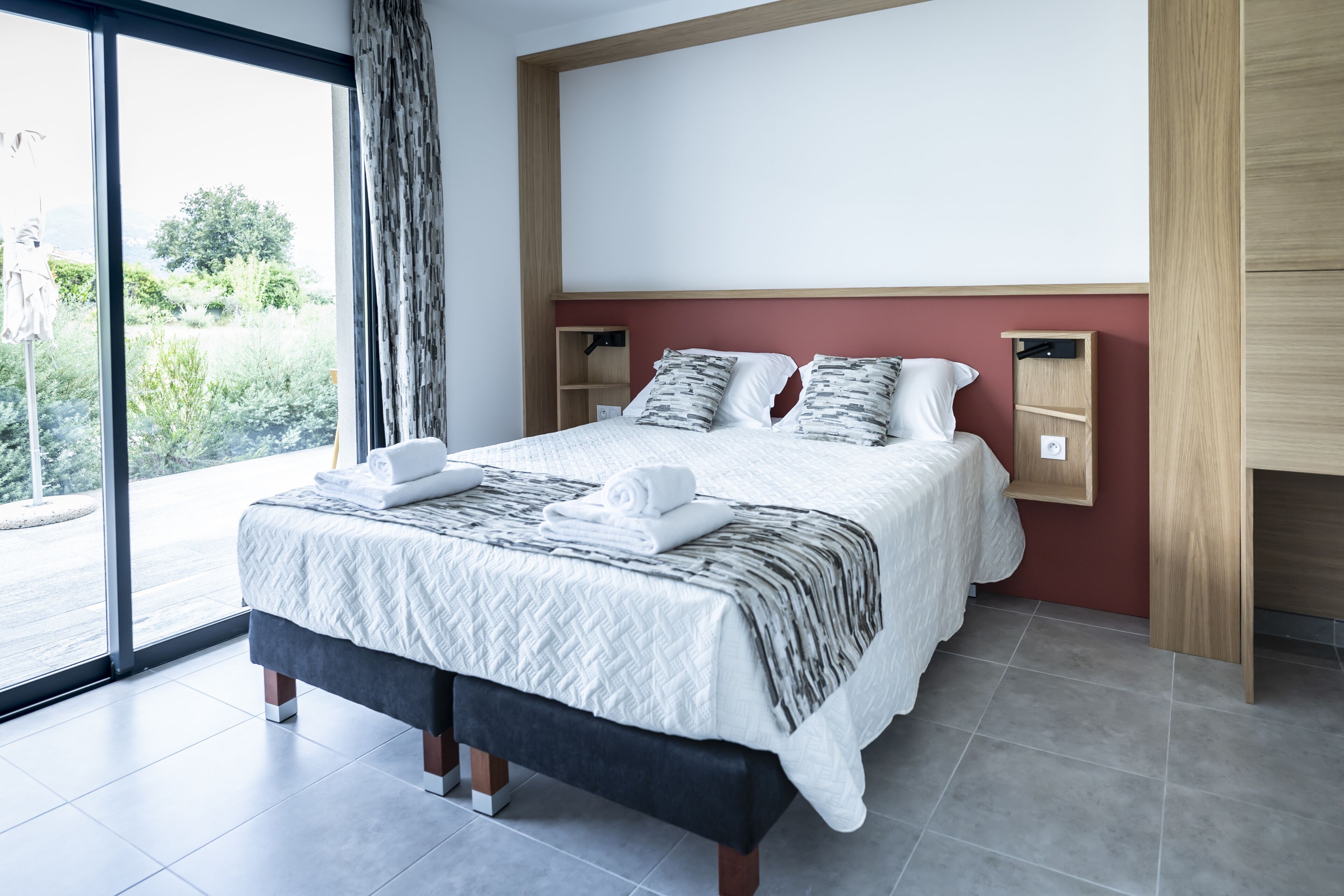 superior apartment, 2 bedrooms, kitchen, ground floor | 2 bedrooms, premium bedding, memory-foam beds, in-room safe