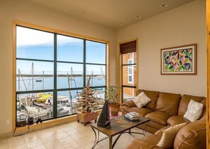 TV, fireplace, DVD player, offices