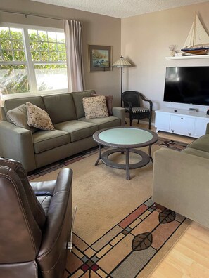 TV, DVD-spiller og kontorer