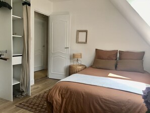 3 Schlafzimmer, Schreibtisch, Bügeleisen/Bügelbrett, kostenloses WLAN