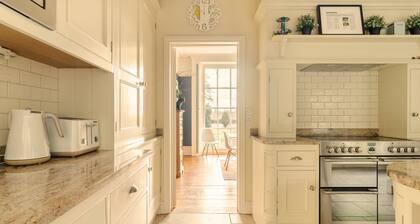 Stunning Georgian Home in heart of The Norfolk Broads Sleeps 10.