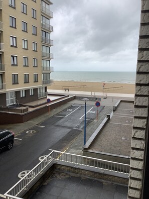 Property grounds - Sun-oriented studio Sint-Idesbald with beautiful sea view (Koksijde)