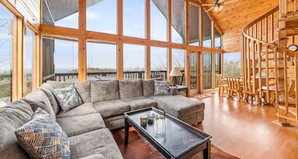 Charming & Quiet Mtn-Top Cabin w Grand Panoramic Mountain Views!! DOG Friendly!