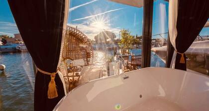 Suite "Mille et Une Nuits" sur l'eau avec Jacuzzi (Port Fréjus)