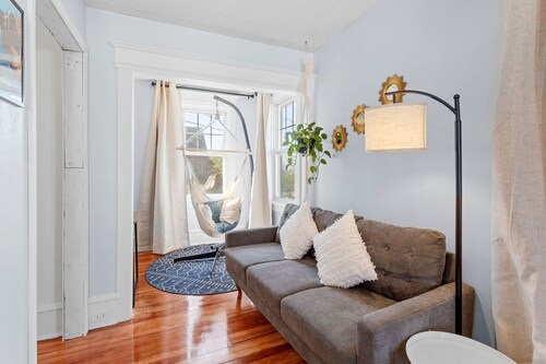 Quiet 6BR Family Getaway Near Beach + Casinos