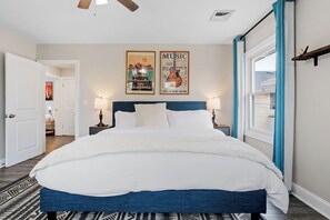 6 bedrooms, iron/ironing board, WiFi, bed sheets
