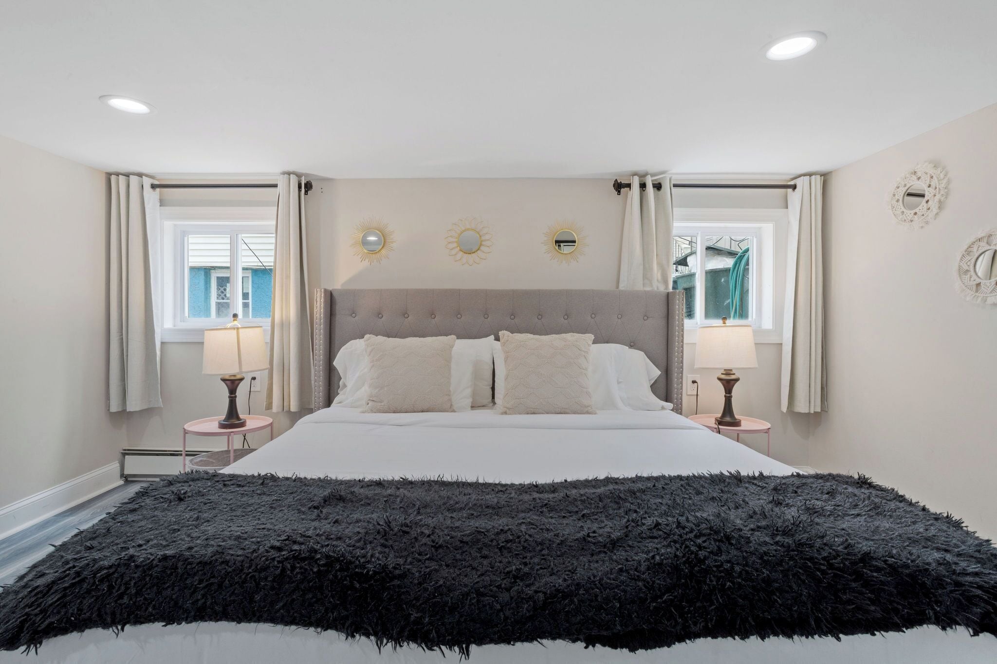 6 bedrooms, iron/ironing board, WiFi, bed sheets