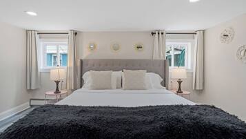 6 bedrooms, iron/ironing board, WiFi, bed sheets