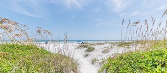 NEW OCEANFRONT LISTING! TOTALLY RENOVATED 2 bed/2.5 bath Sea Place Townhome