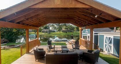 Lake Life Retreat in Decatur Michigan on Lake of the Woods near Sister Lakes