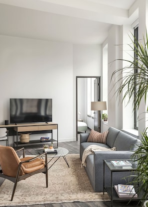 43-inch Smart TV with cable channels, TV, Netflix - ROOST Cleveland (Cleveland)