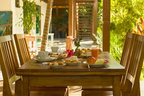 Tägliches inbegriffenes Frühstücksbuffet