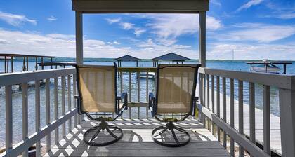 Moxie on the Lake: Relaxing Pet Friendly Seneca Lake Getaway!