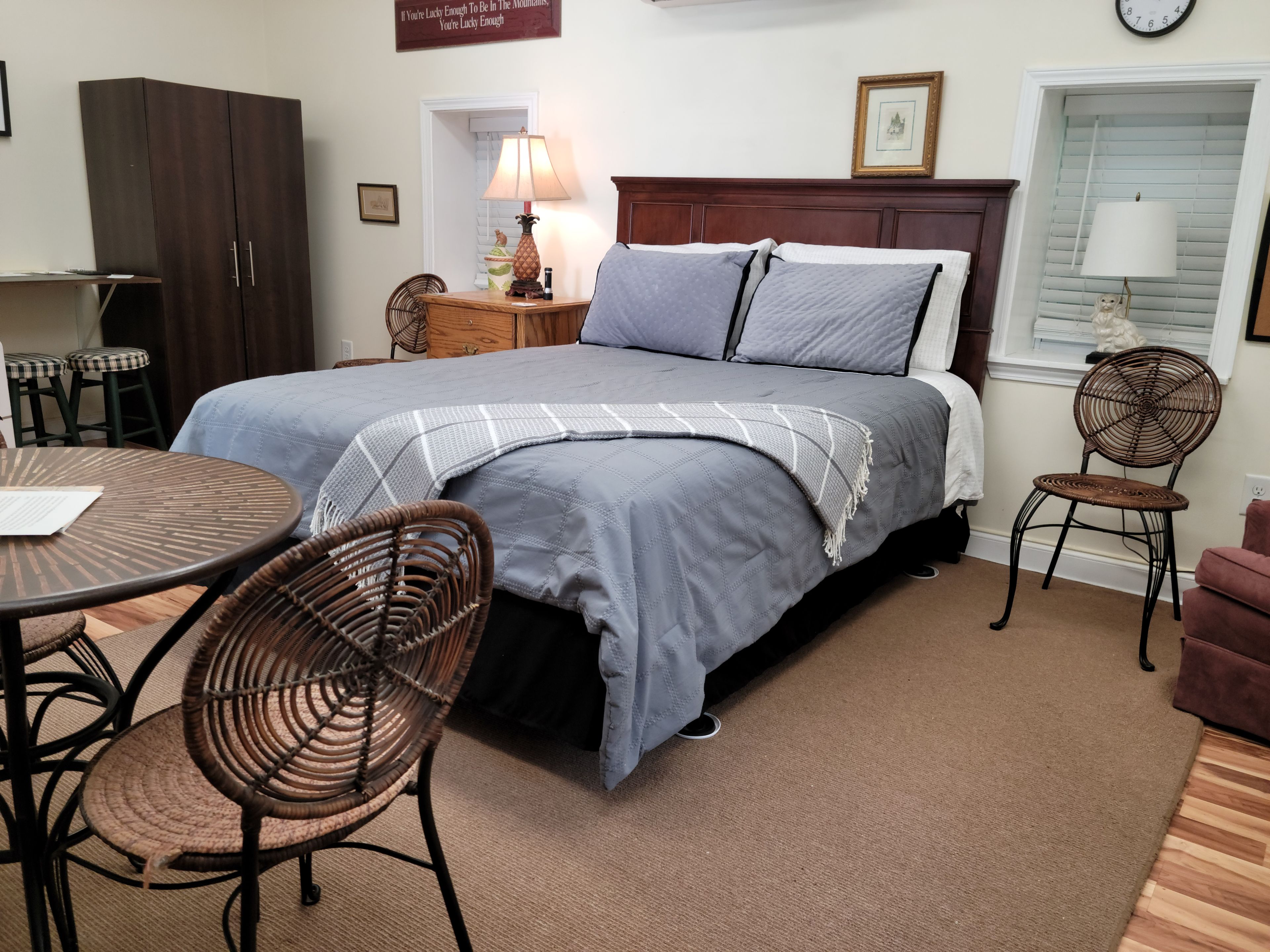 1 chambre, bureau, Wi-Fi, draps fournis