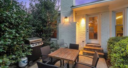Private Home Near Beaches and Downtown Charleston! Pet friendly! Sleeps 10