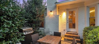 Private Home Near Beaches and Downtown Charleston! Pet friendly! Sleeps 10