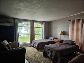 4 chambres, fer et planche à repasser, accès au Wi-Fi (inclus)