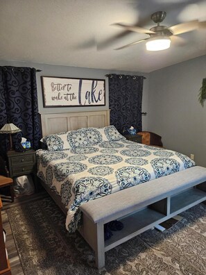 4 bedrooms, iron/ironing board, free WiFi, bed sheets