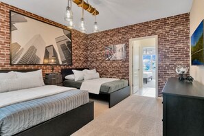 7 bedrooms, iron/ironing board, WiFi, bed sheets