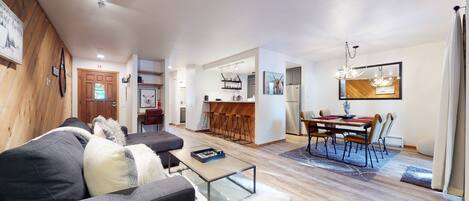 TV, fireplace, offices