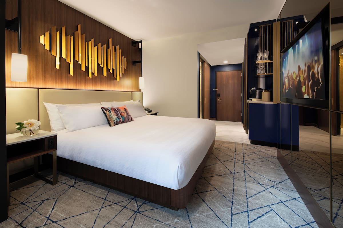 1 Schlafzimmer, hochwertige Bettwaren, Minibar, Zimmersafe