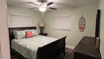 3 soverom, strykejern/-brett, reiseseng for barn og wi-fi (inkludert)