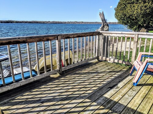 Deluxe Beachfront Villa 3 Bedroom, sleeps 10