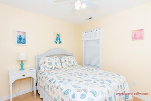 4 bedrooms, iron/ironing board, free WiFi