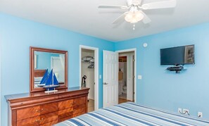 4 bedrooms, iron/ironing board, free WiFi