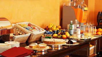Petit déjeuner continental (5 EUR par personne)