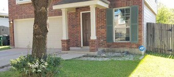 Lackland 5 min Riverwalk 15 min SeaWorld 20 min