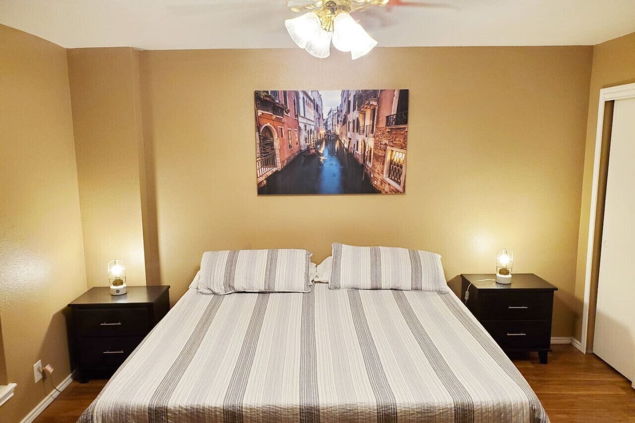 3 makuuhuonetta, työpöytä, Wi-Fi, vuodevaatteet