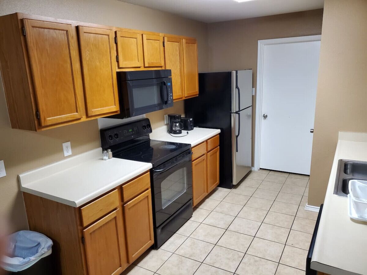 冰箱、微波炉、烤箱、炉灶