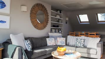 Cottage | Living area