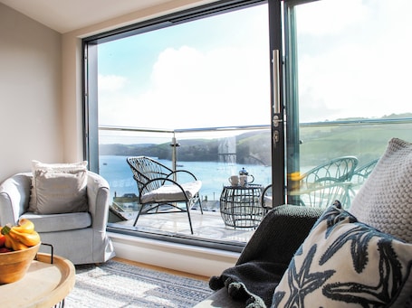 Cottage | Living area
