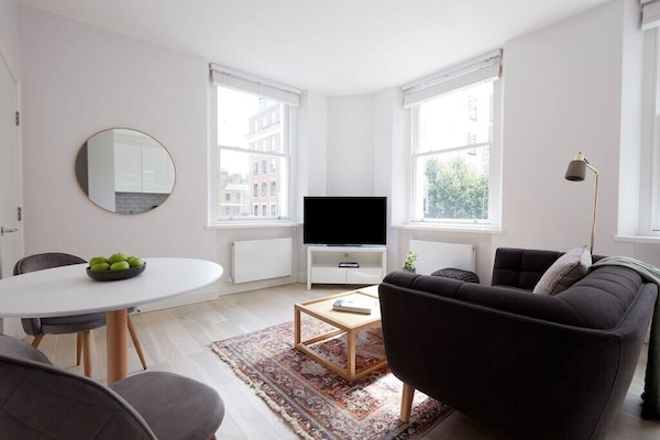 Corner Aspect Flat