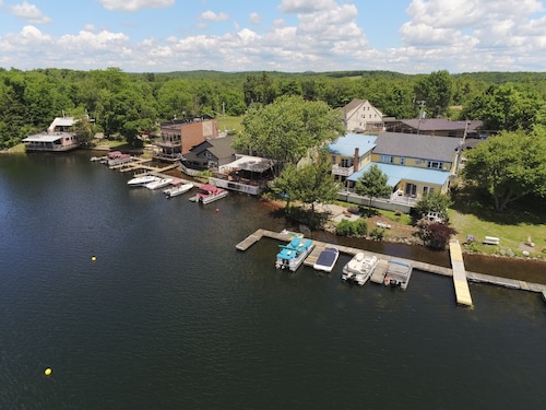 1913 LOVE SHACK Bethel Woods 2 miles away Large Juke Box 6 BREWERIES Near By