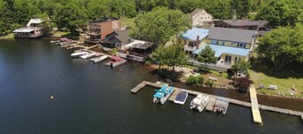 1913 LOVE SHACK Bethel Woods 2 miles away Large Juke Box 6 BREWERIES Near By